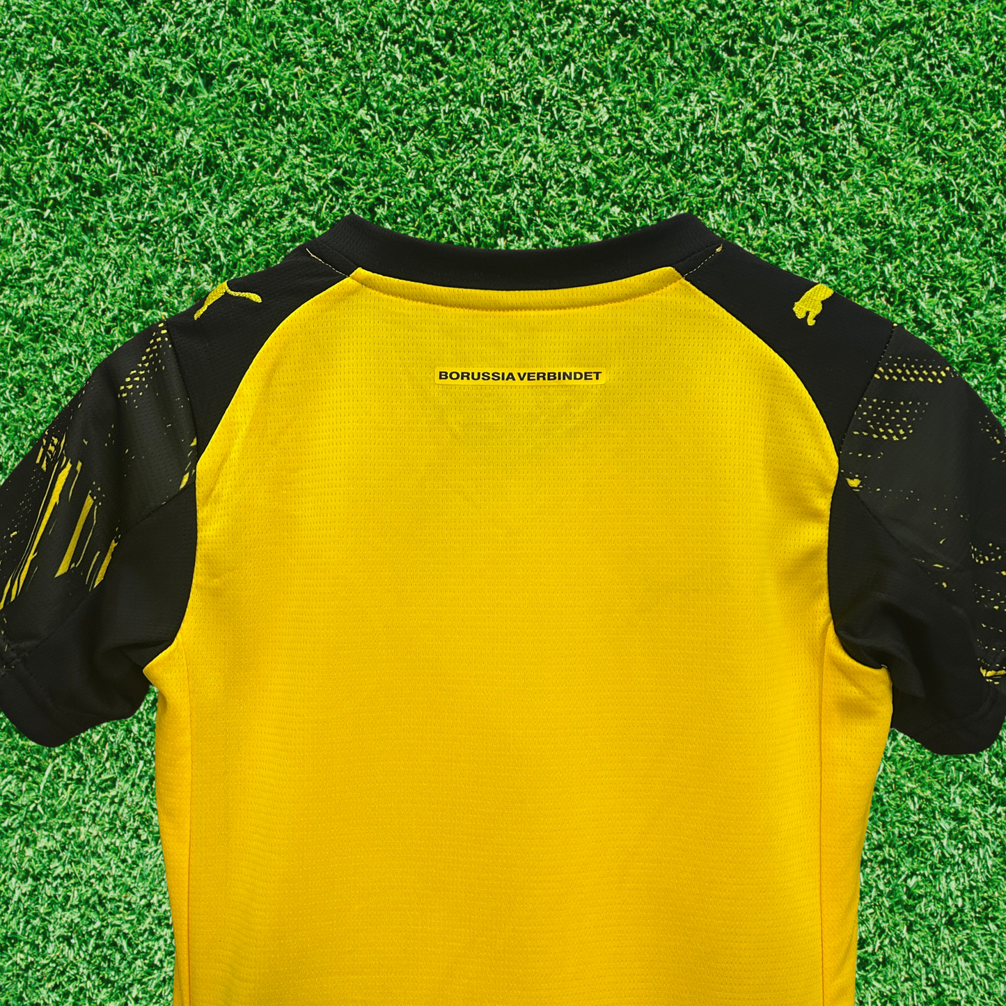 Kit local del Borussia Dortmund 25/26 para niños