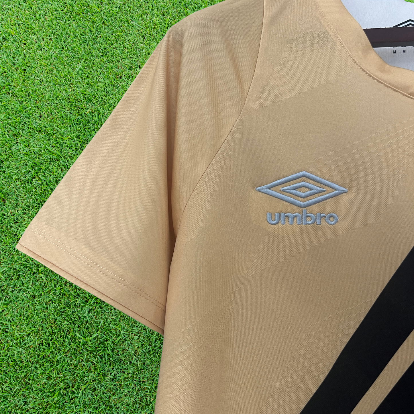 Camiseta Athletico Paranaense II 24/25 Versión Fan