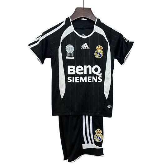 Kit Real Madrid II 06/07 Infantil