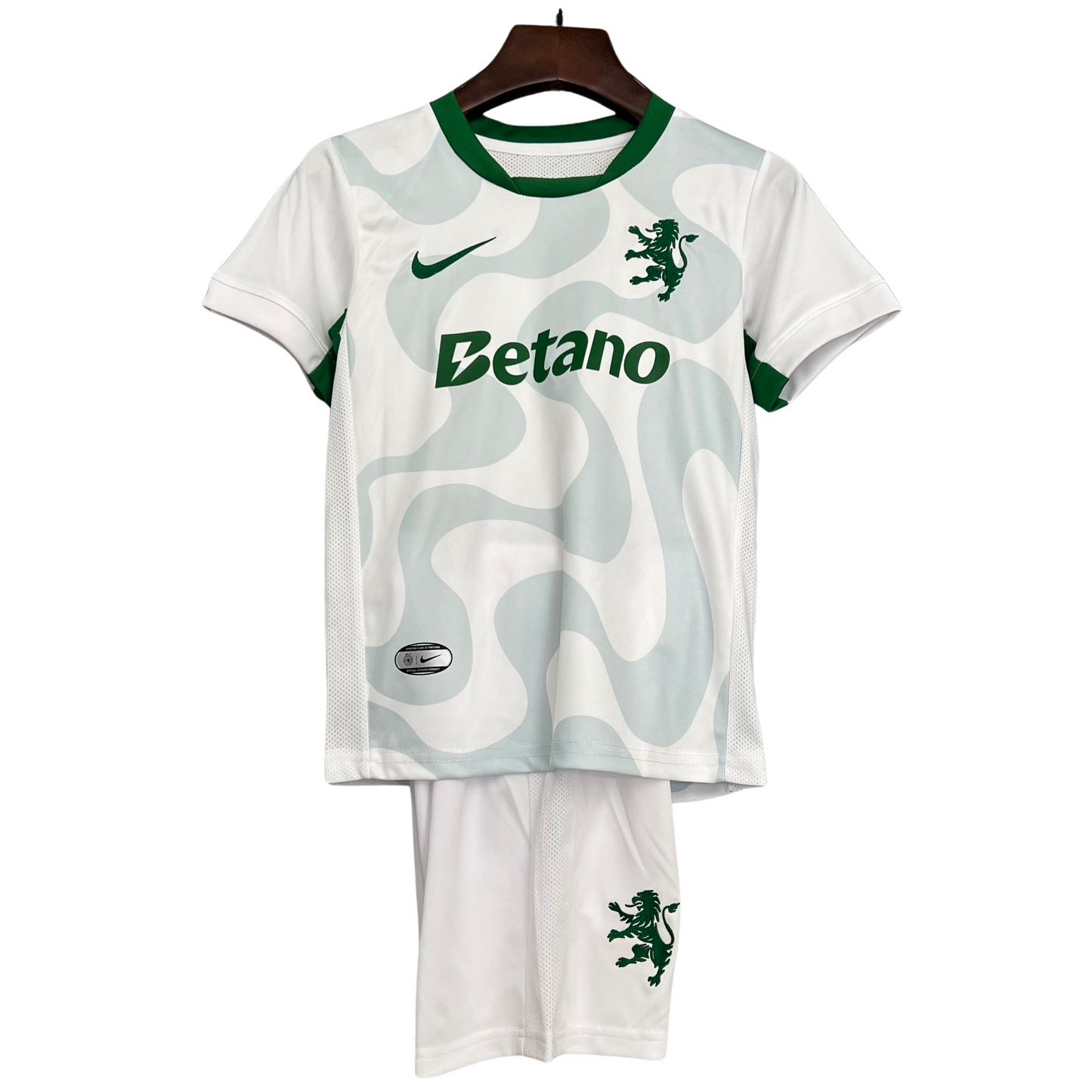 Kit Sporting CP II 25/26 Infantil