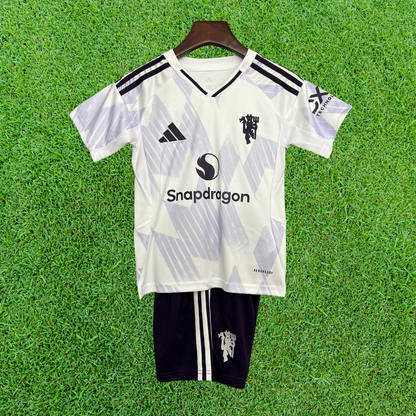 Kit infantil del Manchester United II 25/26 