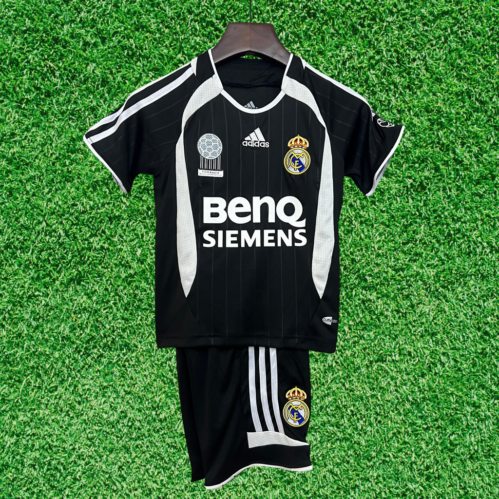 Kit Real Madrid II 06/07 Infantil