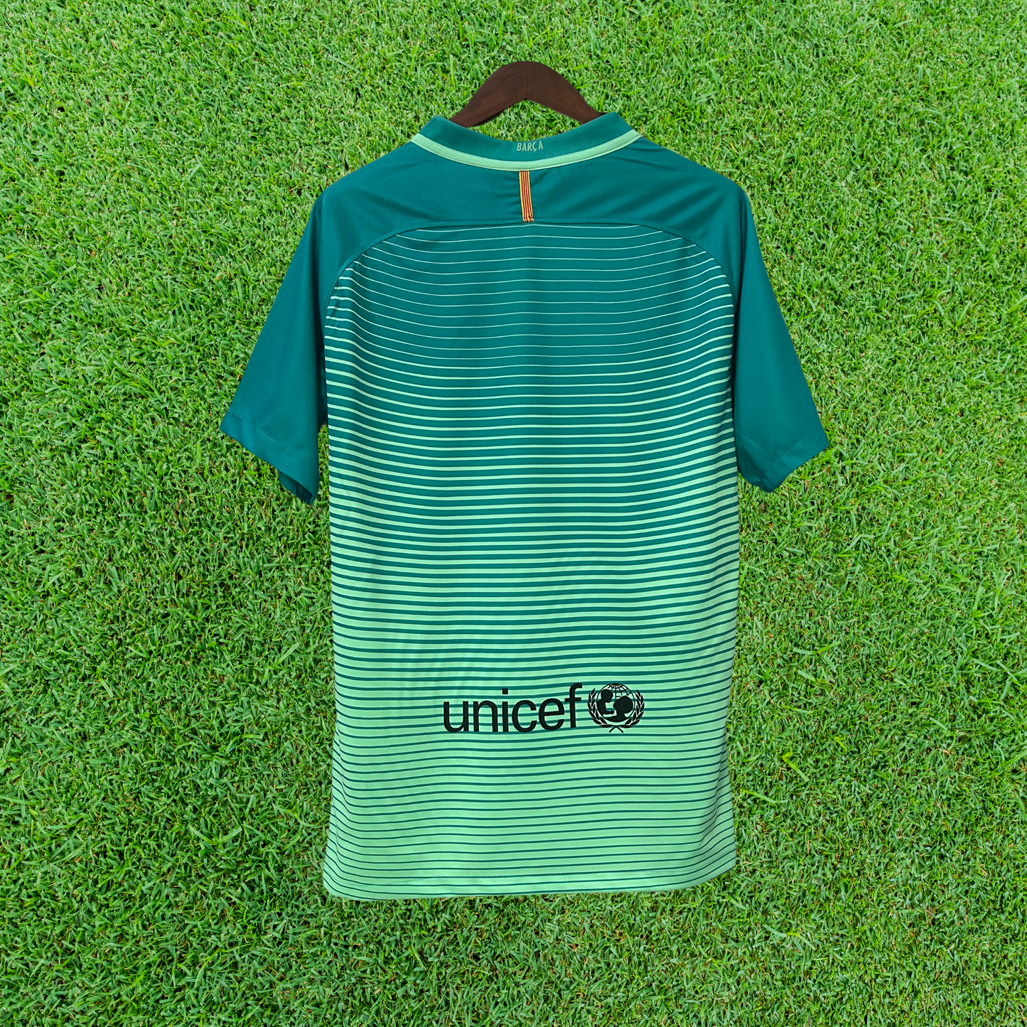 Barcelona Third Jersey 16/17 Retro