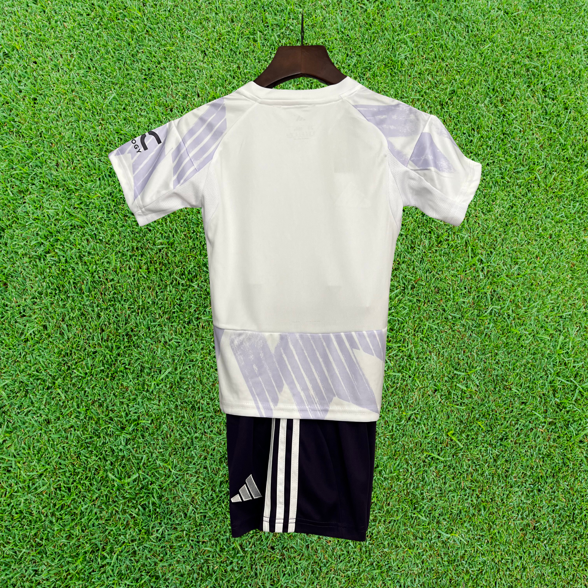 Kit Manchester United II 25/26 Infantil