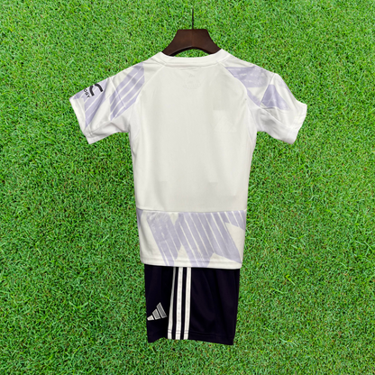 Kit infantil del Manchester United II 25/26 