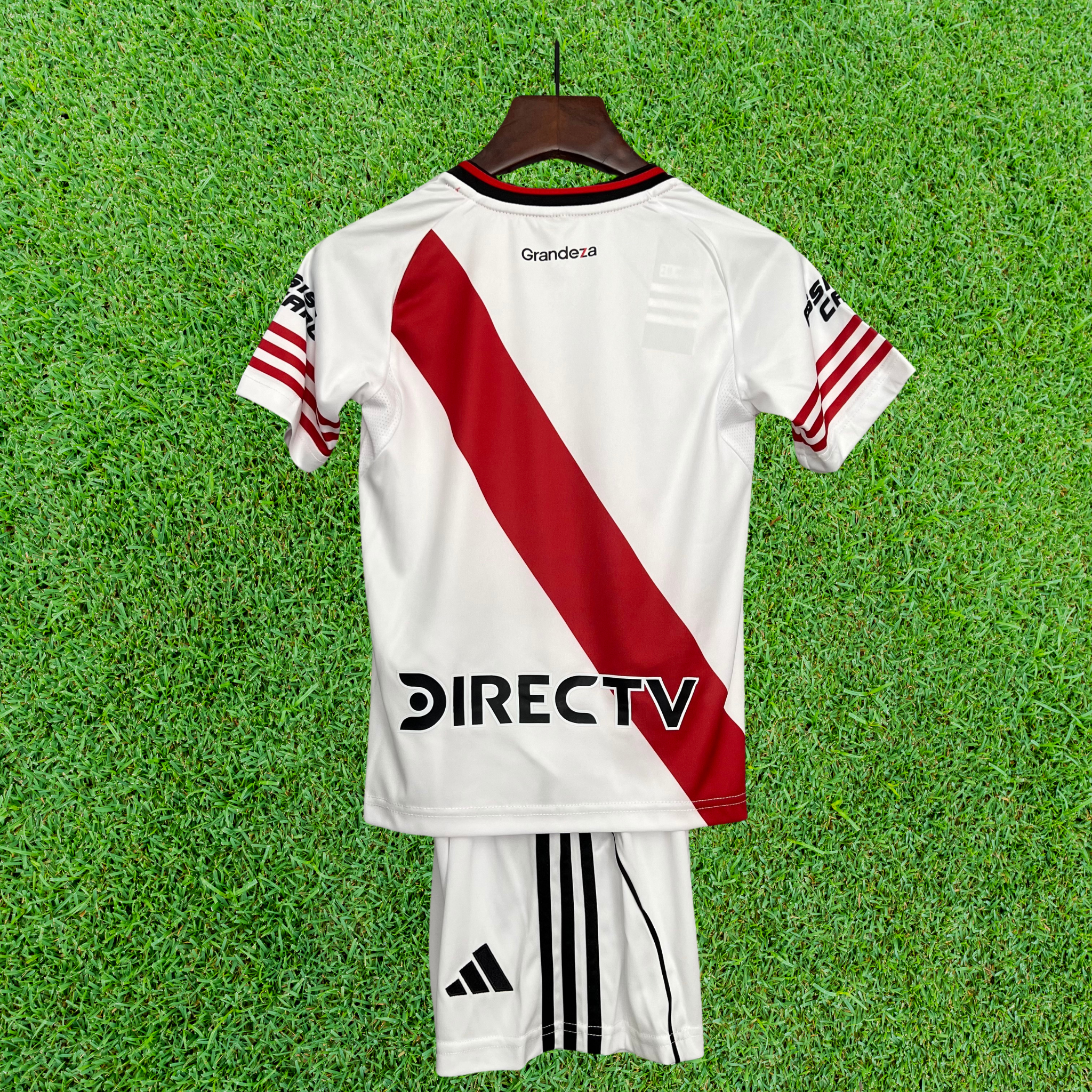 Kit River Plate I 25/26 Infantil