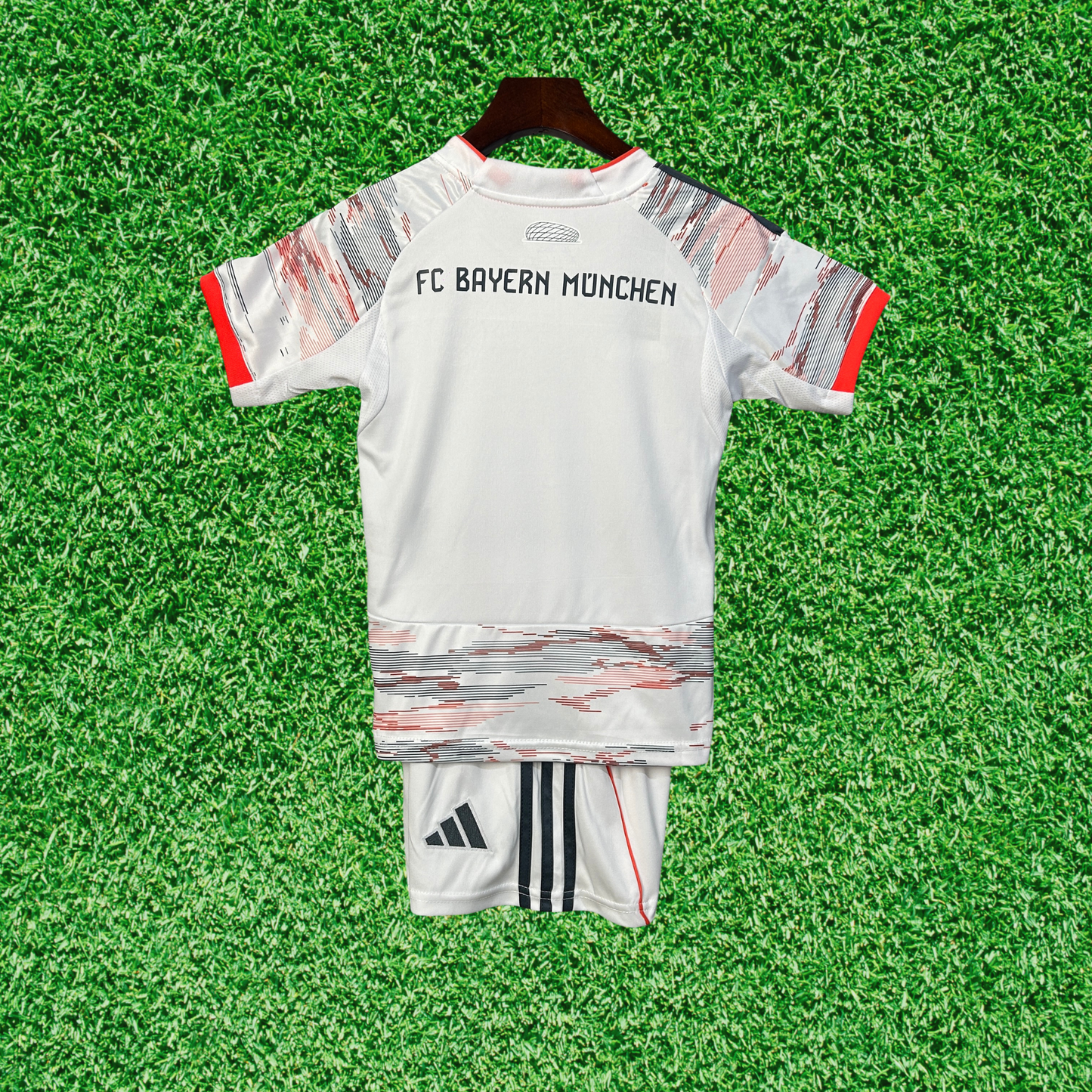 Kit Bayern Munich II 25/26 Infantil