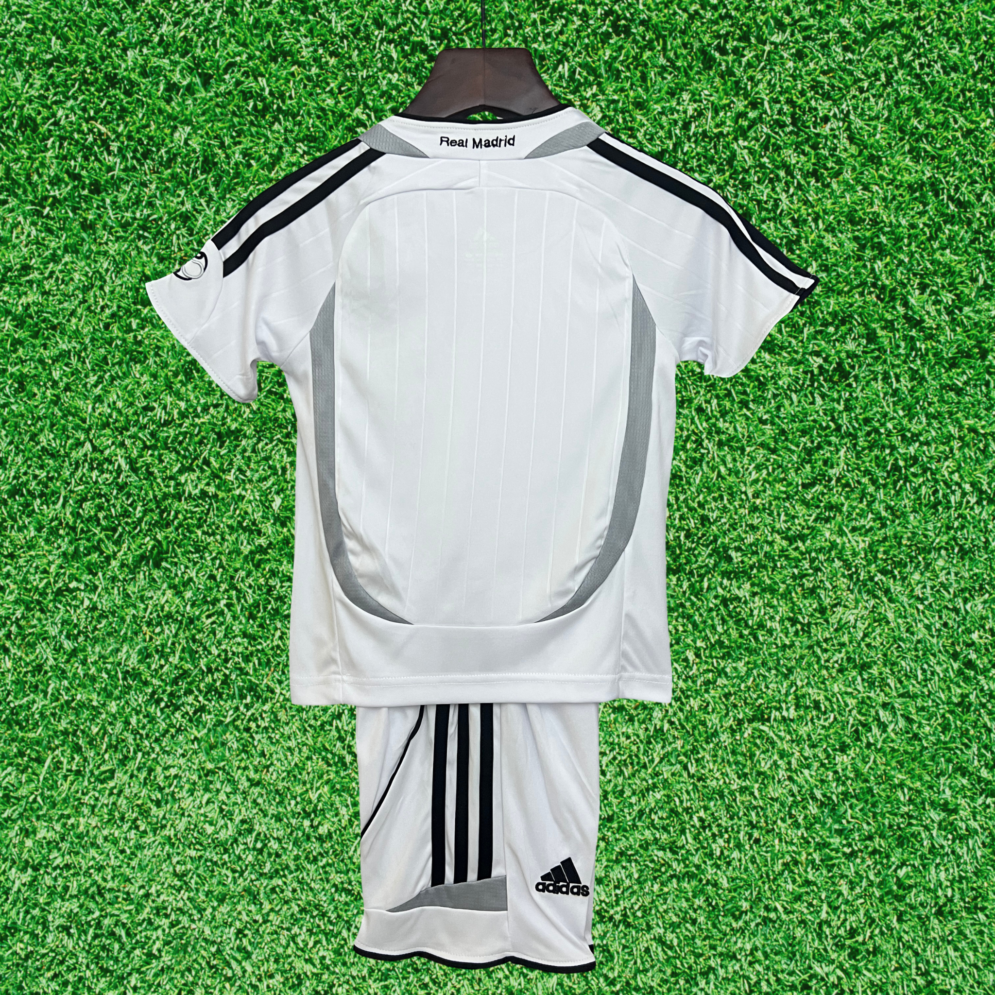 Kit Real Madrid I 06/07 Infantil
