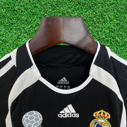 Kit Real Madrid II 06/07 Infantil