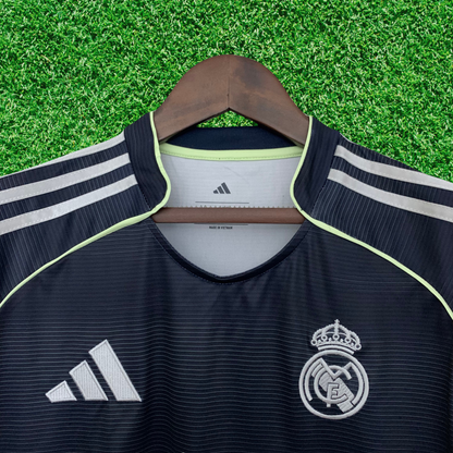 Camiseta visitante del Real Madrid 25/26 versión para aficionados 