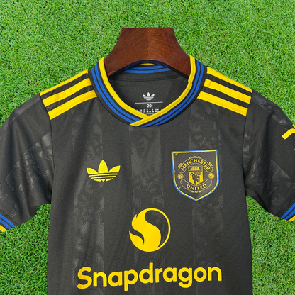 Kit infantil del Manchester United III 25/26 