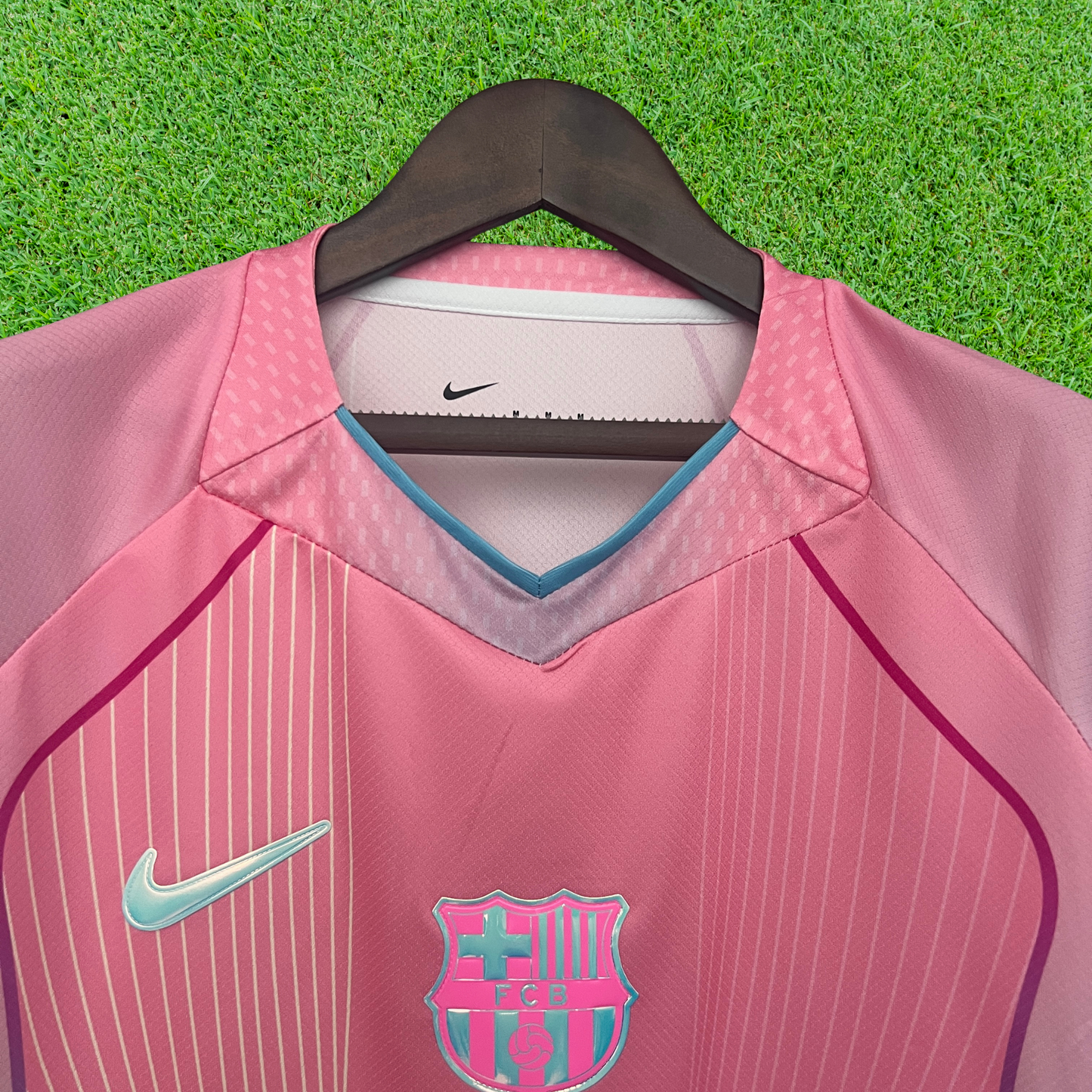 Camiseta rosa del Barcelona 25/26 versión para aficionados 