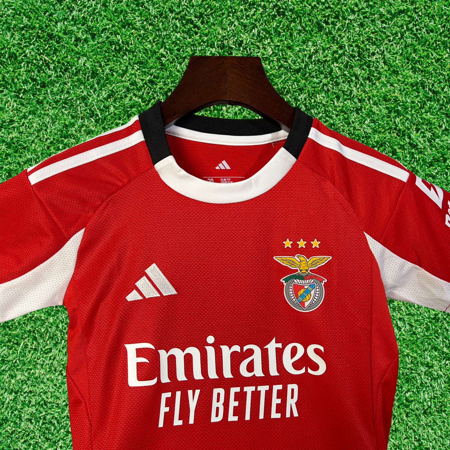 Kit local del SL Benfica 25/26 para niños 