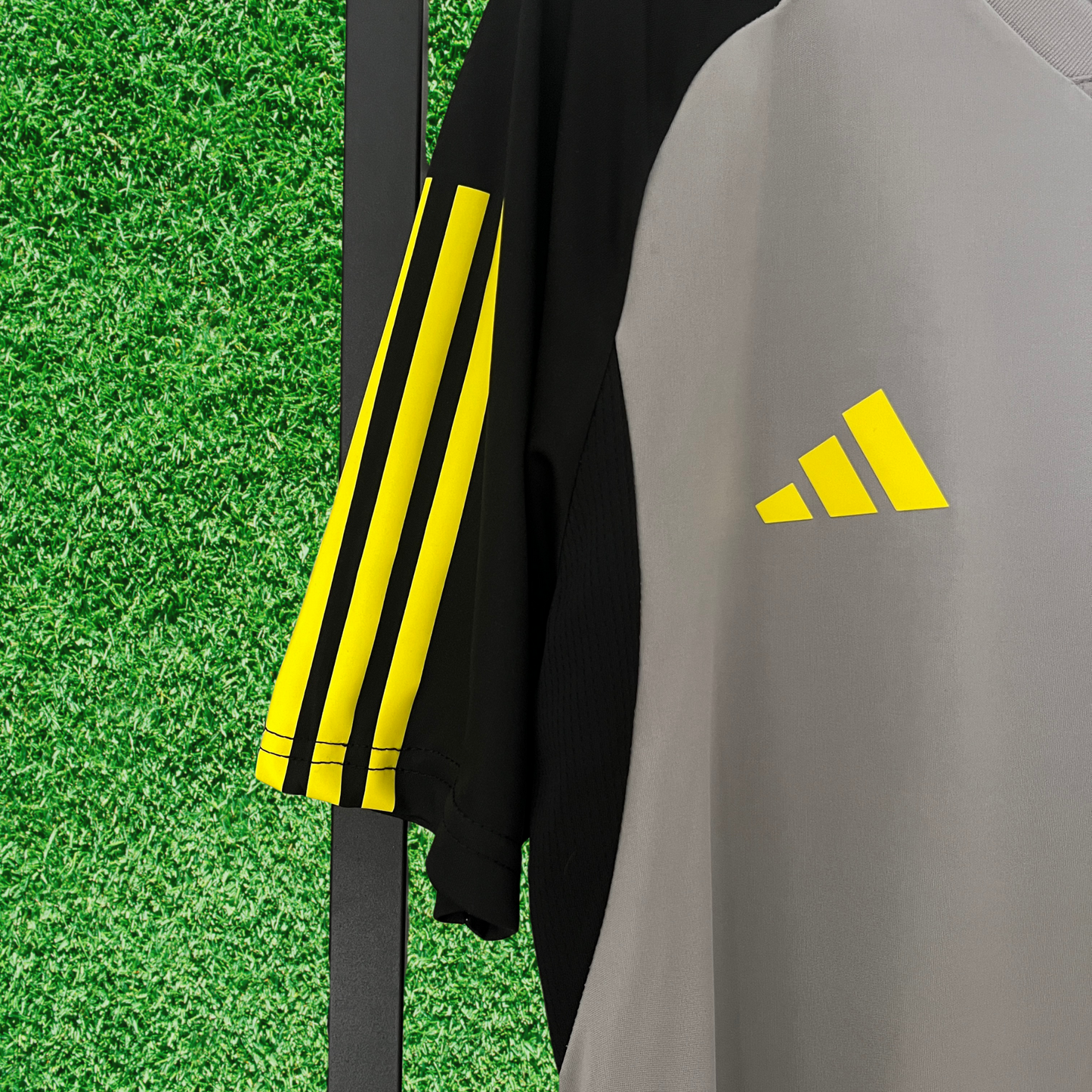 Flamengo Training Jersey II 24/25 Fan Version