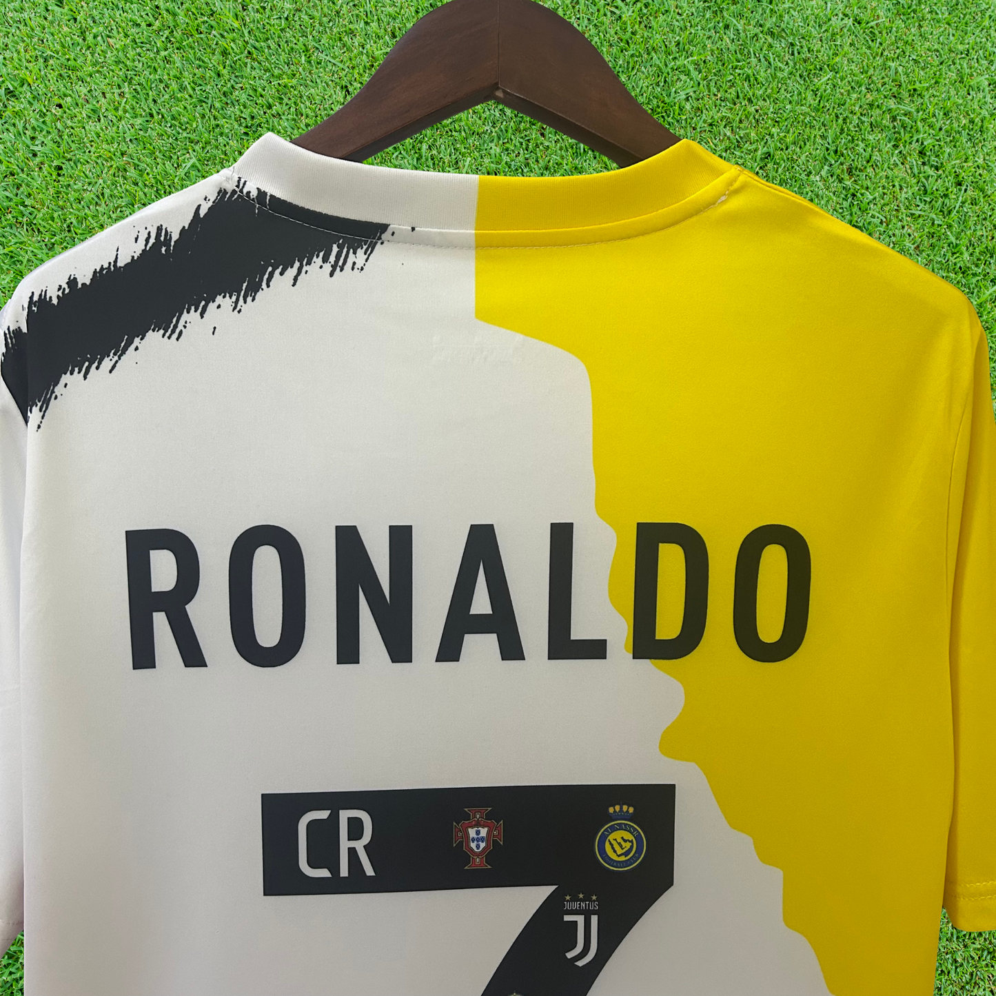 Cristiano Ronaldo Legends Jersey 25/26 Fan Version
