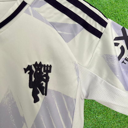 Kit infantil del Manchester United II 25/26 