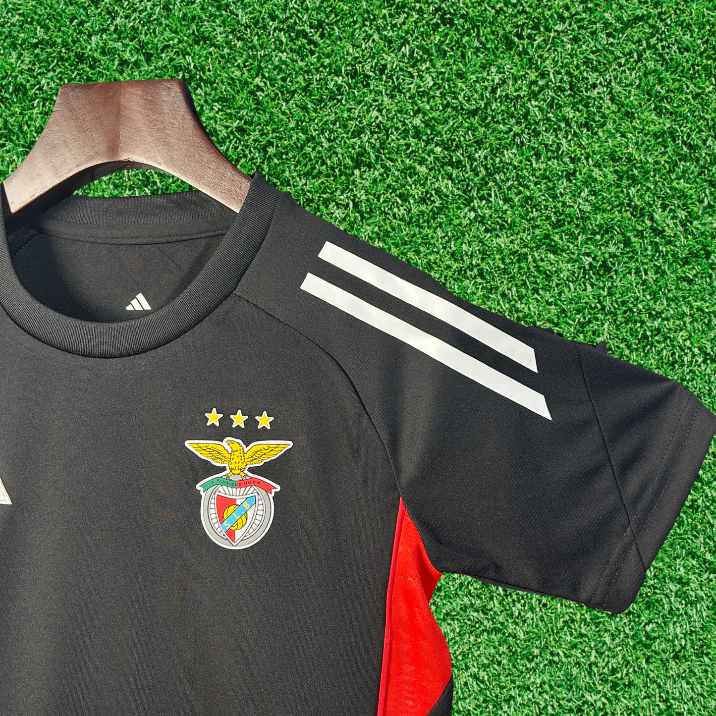 Kit de entrenamiento del SL Benfica 25/26 para niños 