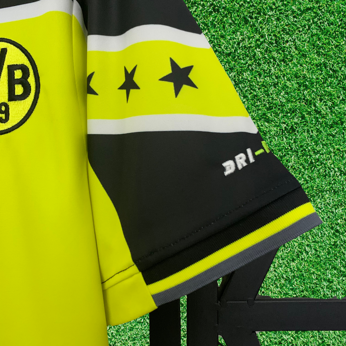 Camiseta retro del Borussia Dortmund de la final de la Champions League 96/97 
