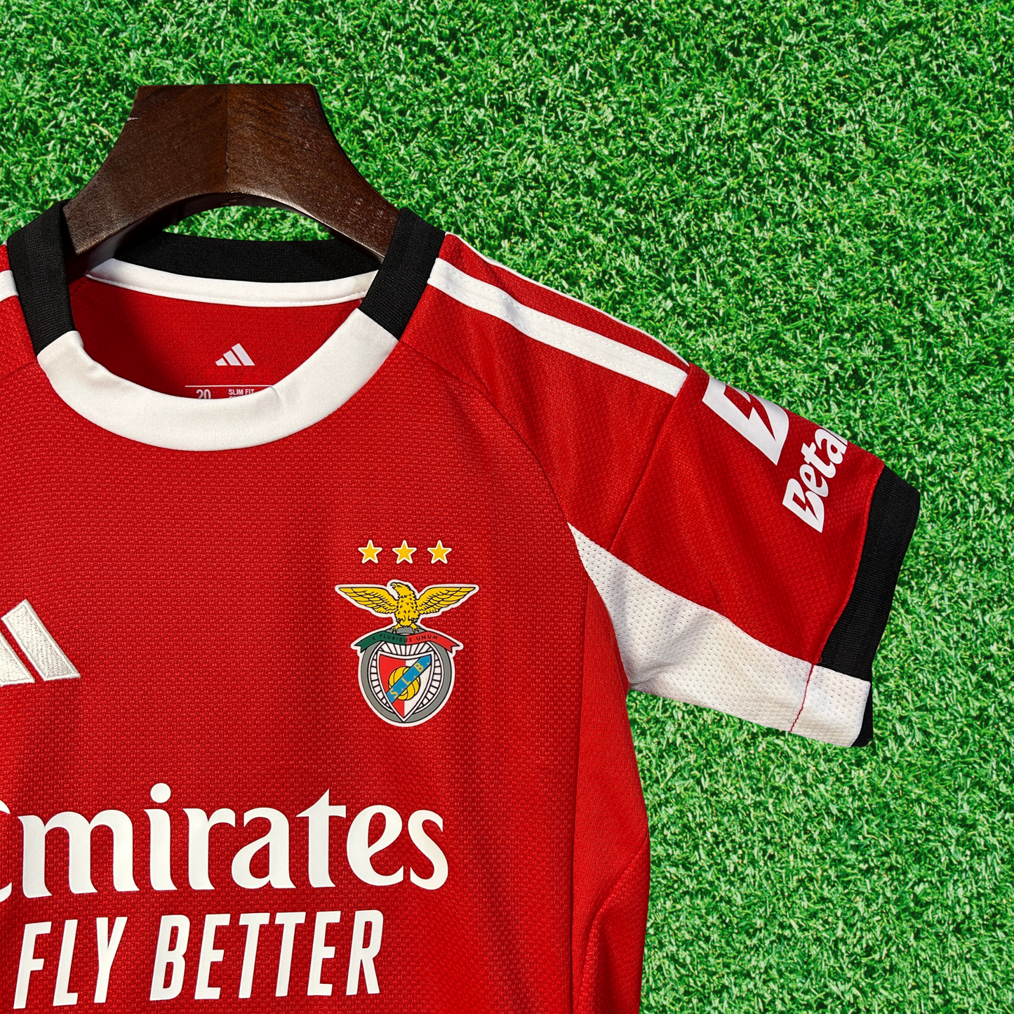 Kit local del SL Benfica 25/26 para niños 