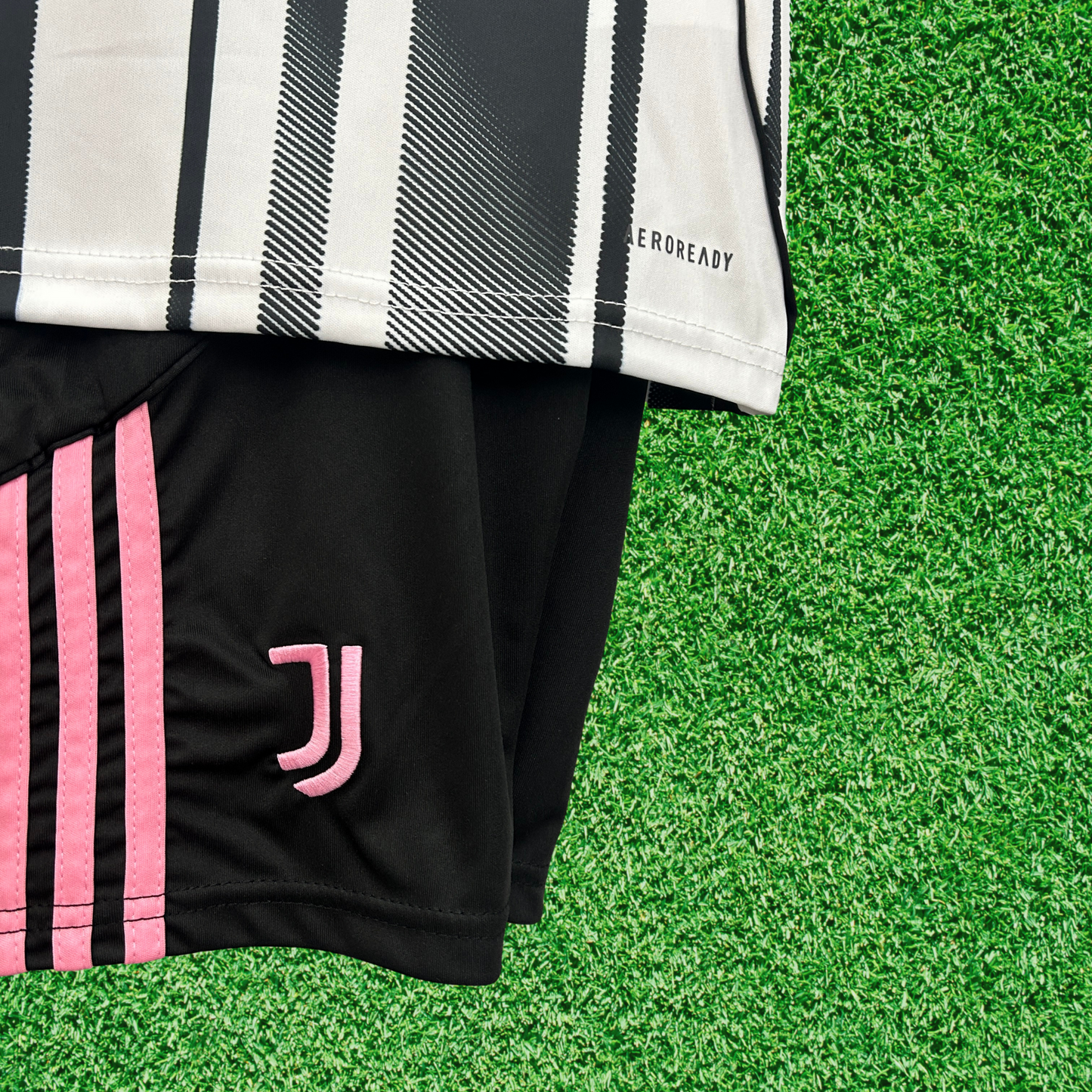 Juventus Home Kit 25/26 Kids