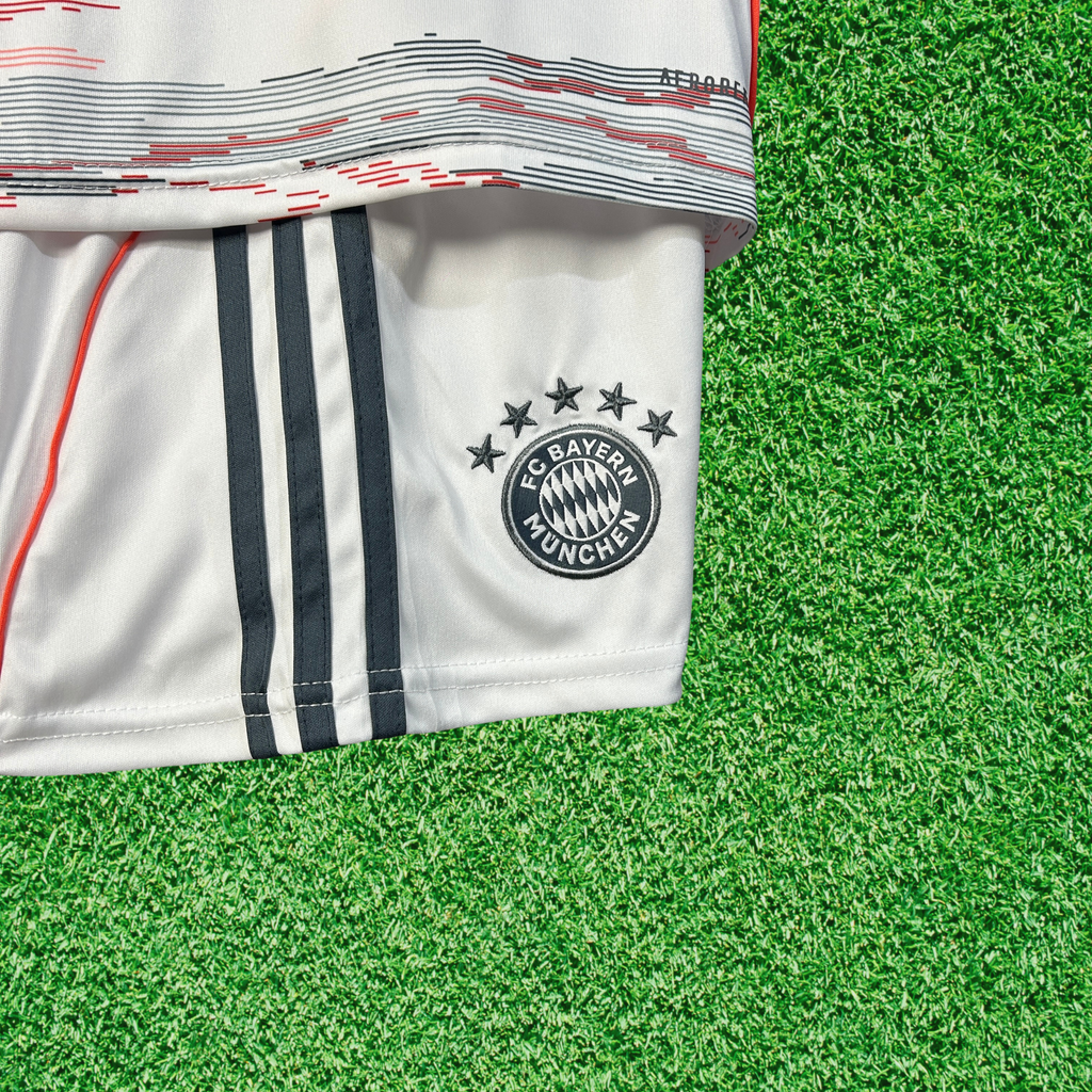 Kit Bayern Munich II 25/26 Infantil