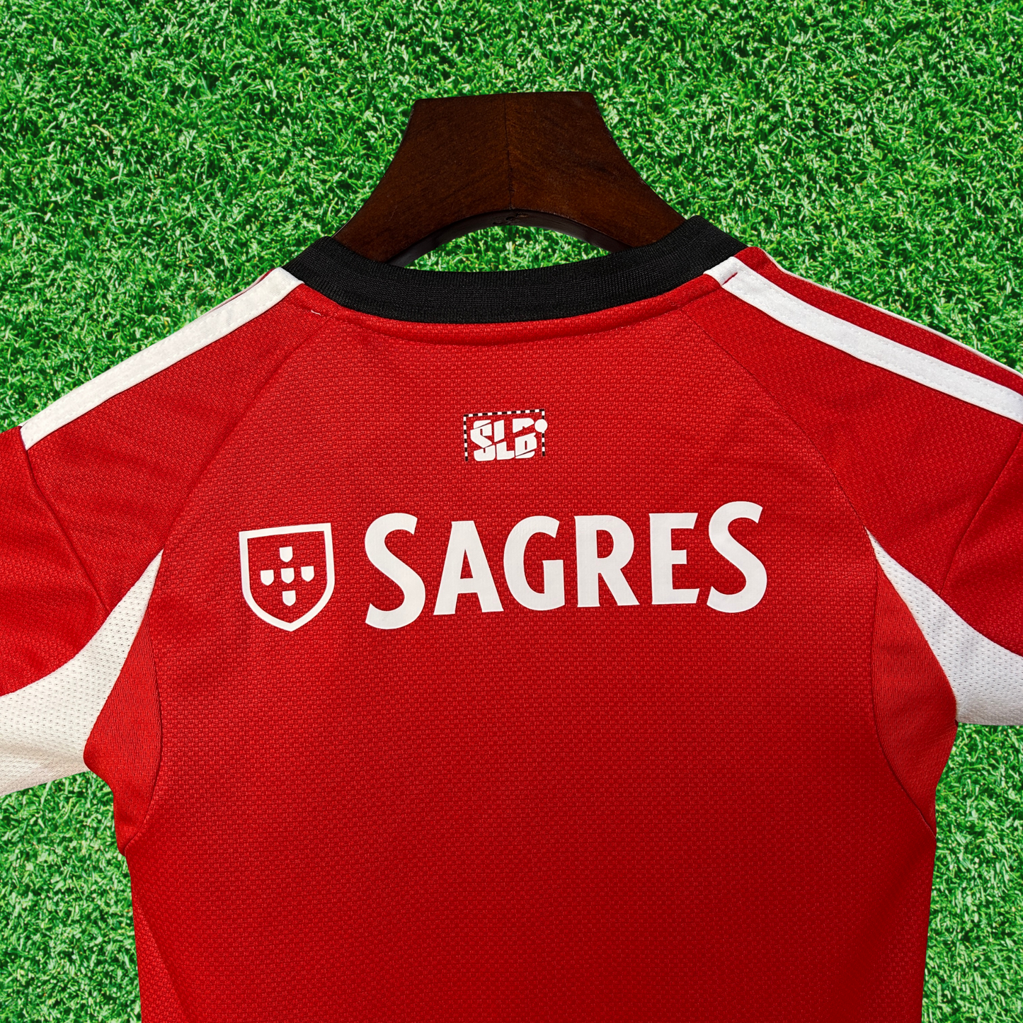 Kit local del SL Benfica 25/26 para niños 