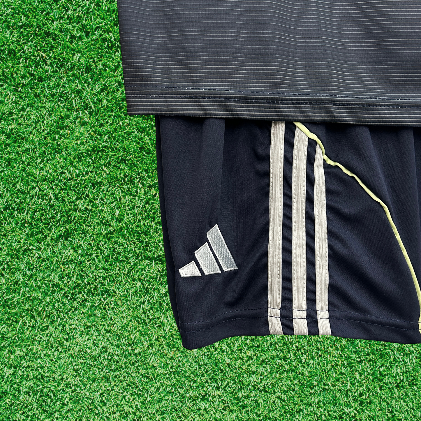 Kit infantil del Real Madrid II 25/26 