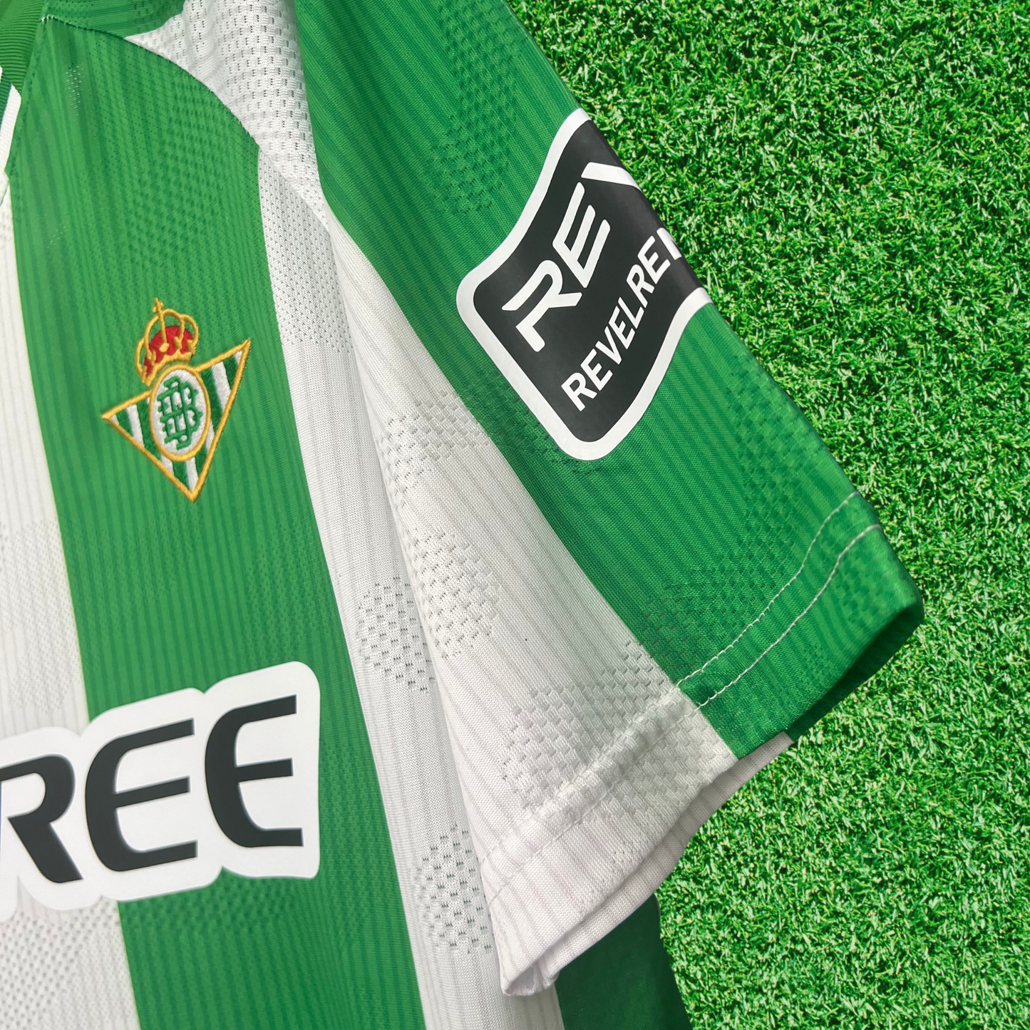 Camiseta local del Real Betis 25/26 versión para aficionados 