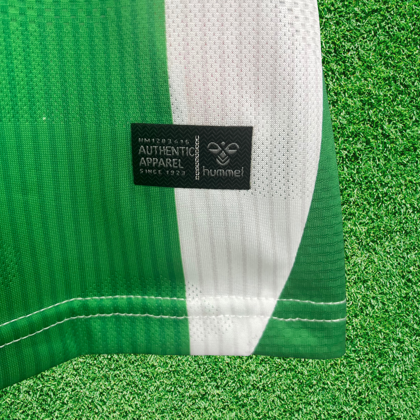 Camiseta local del Real Betis 25/26 versión para aficionados 