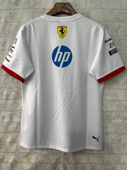 Camiseta de Fórmula 1 con la configuración del equipo Scuderia Ferrari F1 2025