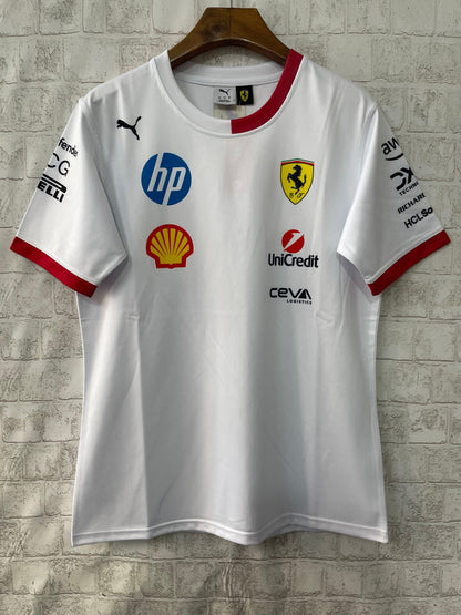 Camiseta de Fórmula 1 con la configuración del equipo Scuderia Ferrari F1 2025