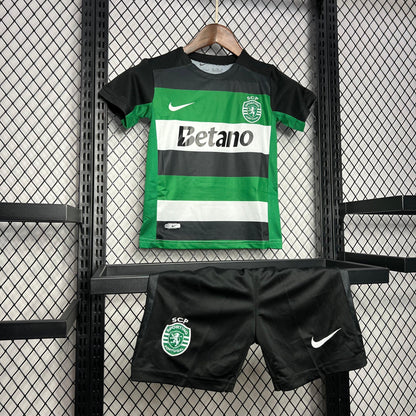Conjunto Infantil Sporting Principal 2024/25 - ÚLTIMAS UNIDADES! 🔥💚