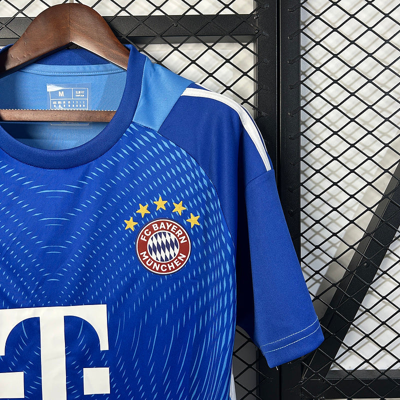 Bayern Munich Goalkeeper Blue Jersey 2025/26