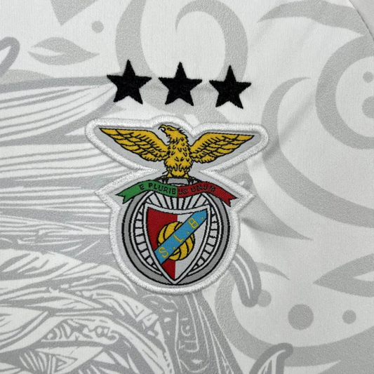 Conjunto infantil Benfica Águia Branca 2025/26 - ¡ÚLTIMAS UNIDADES! 🔥🦅 